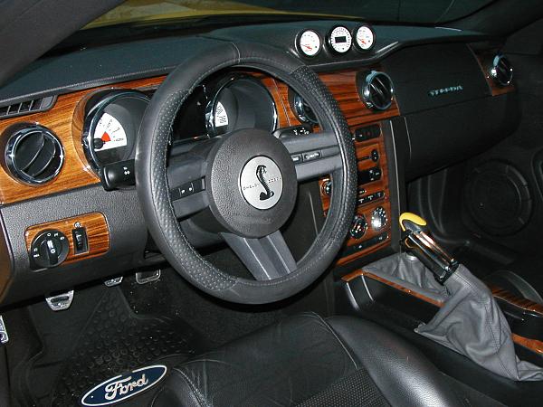 2005-2009 Mustang My Color Gt-500 Gauge Option Q&amp;A Has Some Good Pics-steerwheelcap-2-.jpg