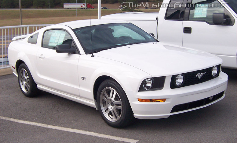 Performance White 2005 Mustang GT - The Mustang Source