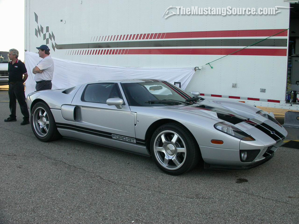 Desktop Wallpaper: Quick Silver 2005 Ford GT - The Mustang Source