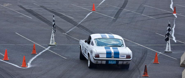 Ford-Mustang-on-the-autocross-course Slider