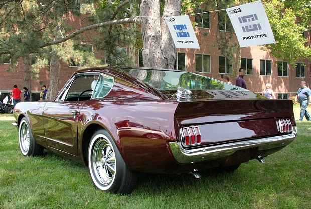 Shorty Mustang (rear)