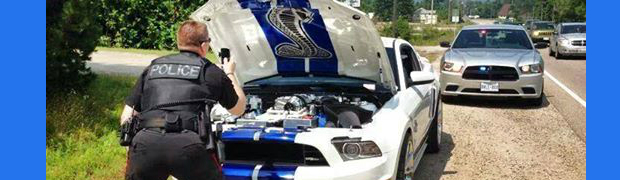 Cop Pulls Over Shelby GT500, Takes Selfie