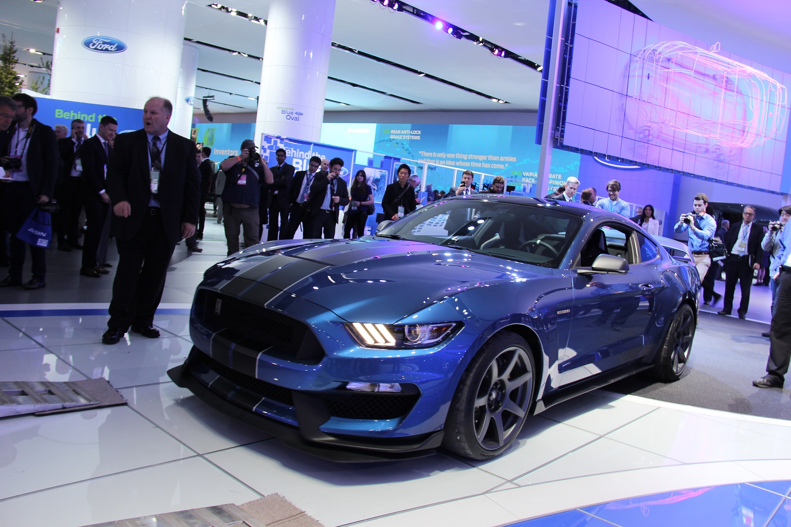 New GT350R Wheels Paving the Way for Future of Ford