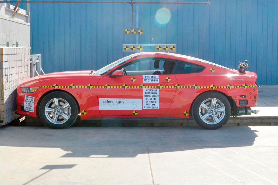 2015-ford-mustang-front-impact-test-by-nhtsa
