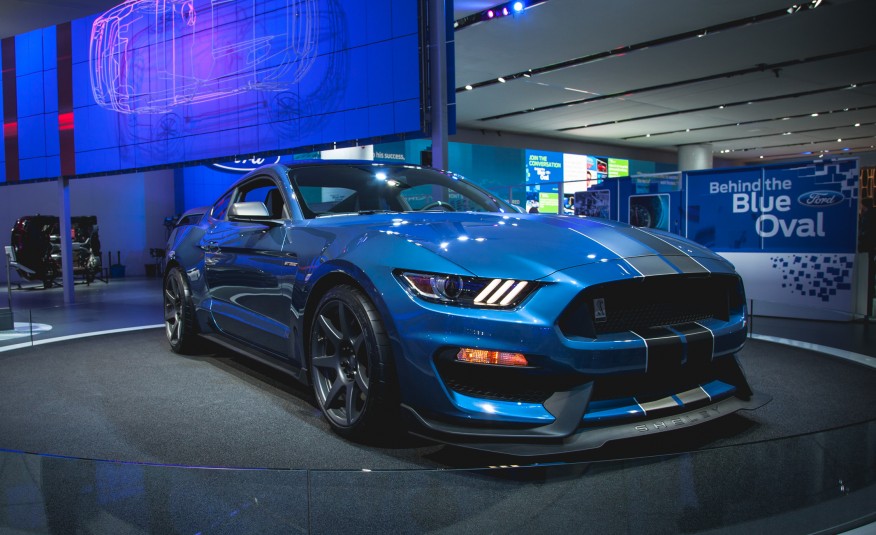 2016-Ford-Mustang-Shelby-GT350R-2032-876x535