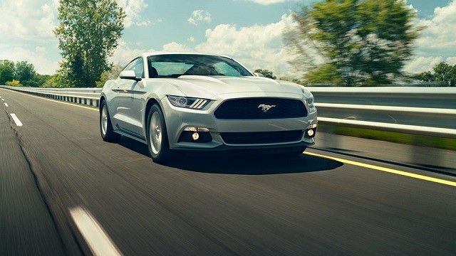 Mustang Beats Camaro in Sales for First Time in Six Years