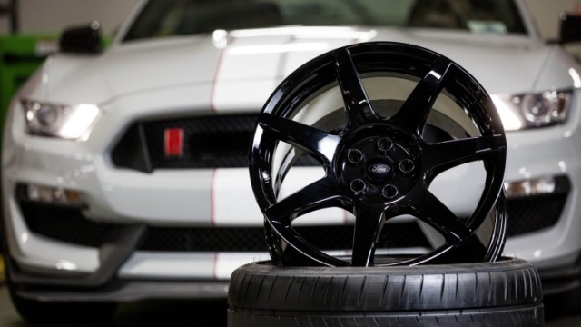 Ford Offers First-Ever Mass-Produced Carbon Fiber Wheels