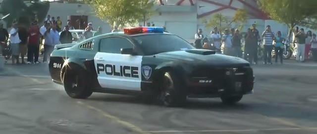 Police Mustang Drifts Around Ugly Camaro, Causes Much Enjoyment