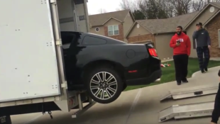 MUSTANG FAIL Owner Attempts to Load GT onto Moving Van