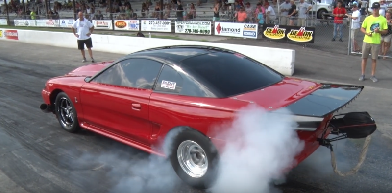 Small Block Ford Mustang Smokes the Competition!