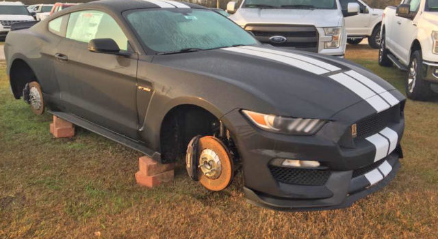 GT350 Wheel Thieves in Florida Show No Shame
