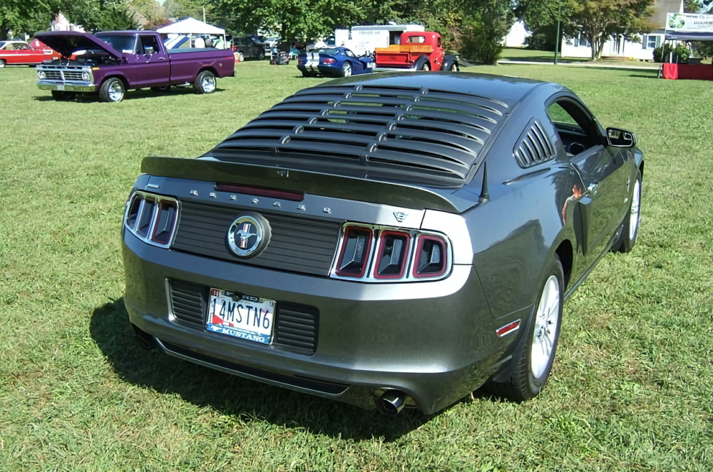 Rick Mitchell's V6 Mustang