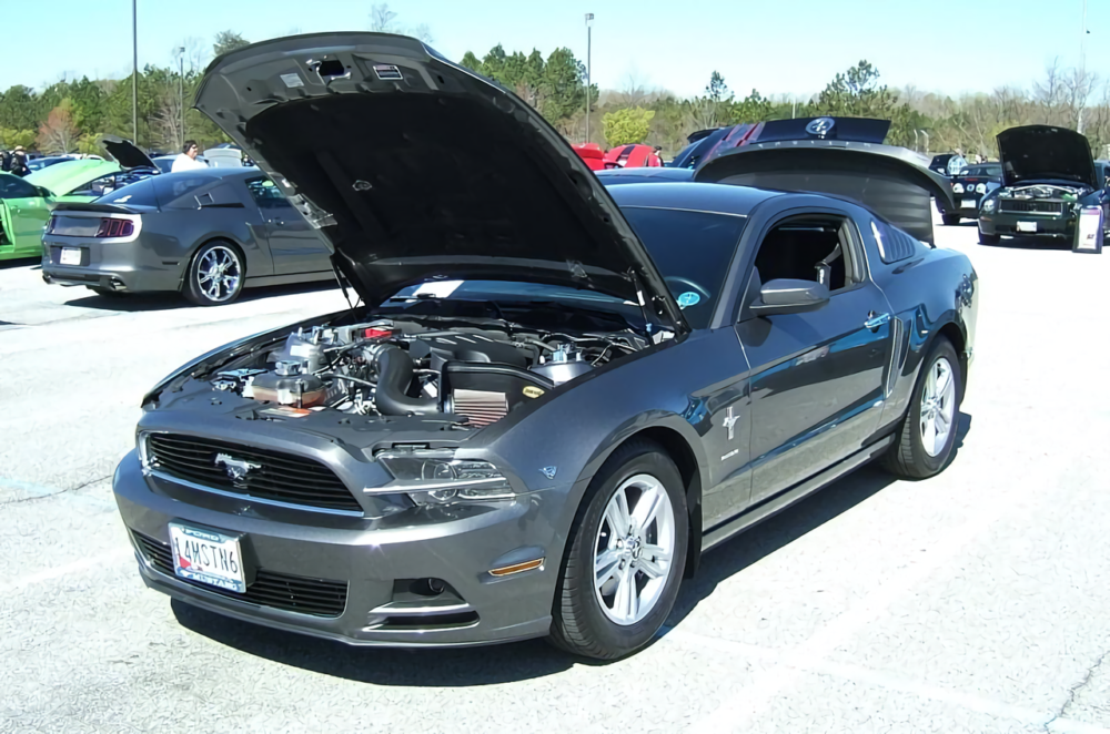 Rick Mitchell's V6 Mustang
