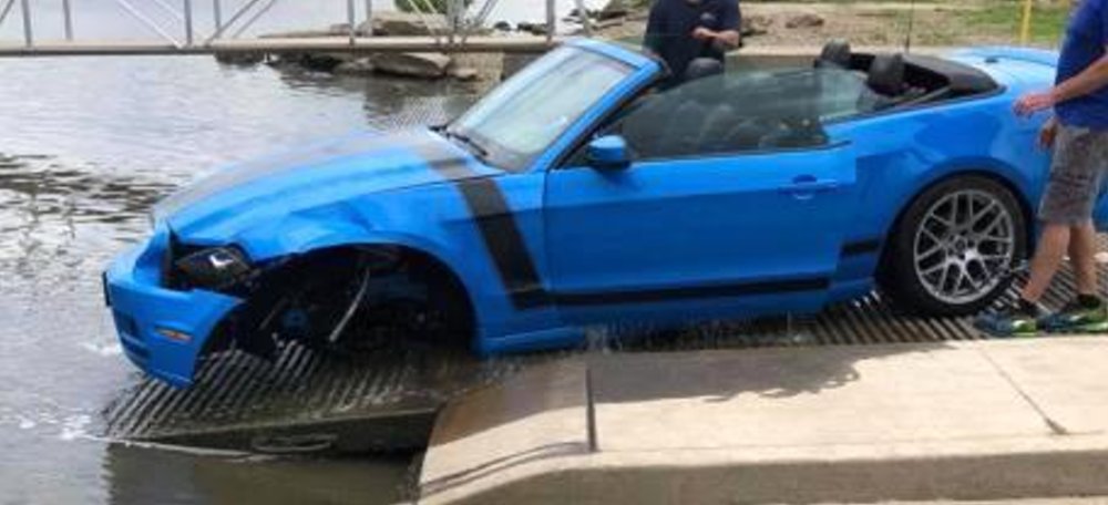 Ford Mustang Damaged