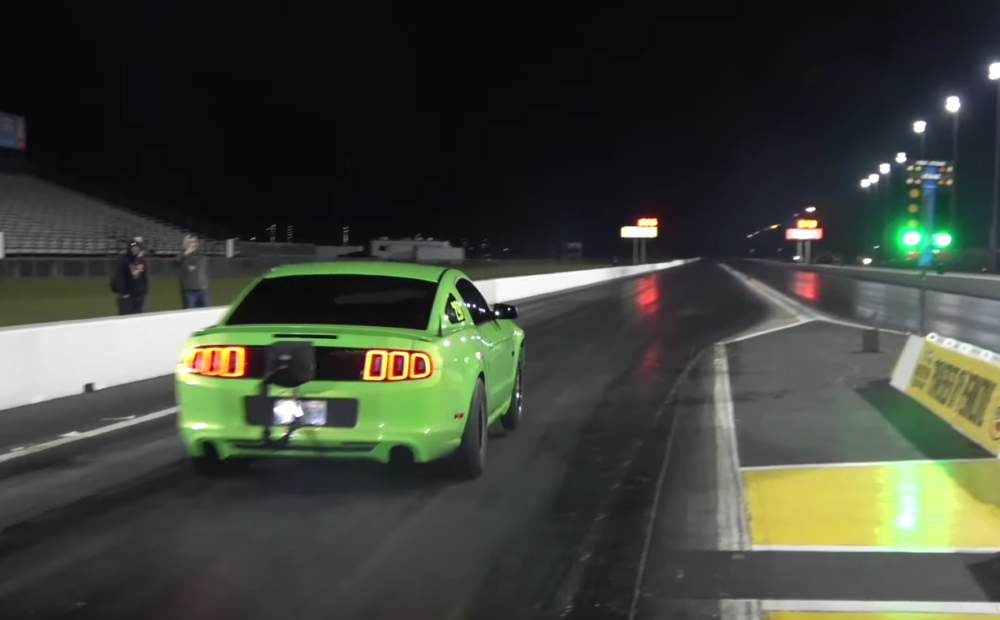 Mustang Destroys All Competition on the Strip with 1675 Horsepower!
