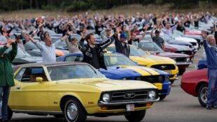 Ford Mustang Parade World Record