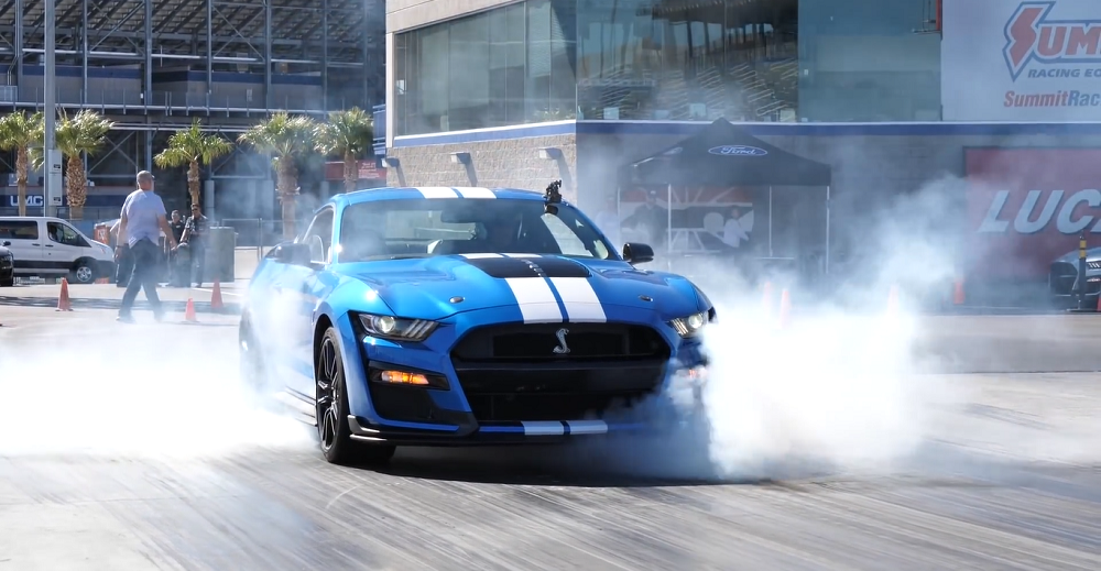 themustangsource.com The Fast Lane Car Lights Up Sin City in 1967 and 2020 Shelby GT500s