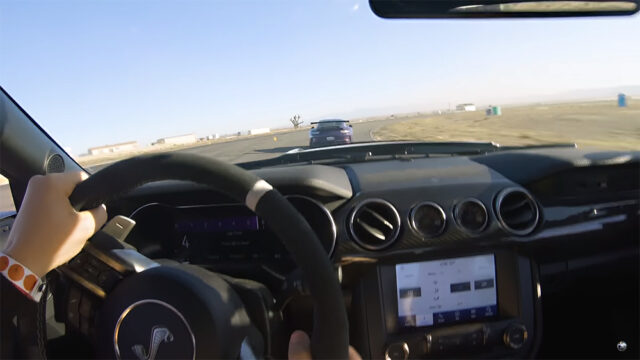 2020 Ford Mustang GT500 Shelby racing against Porsche 911 GT3 RS