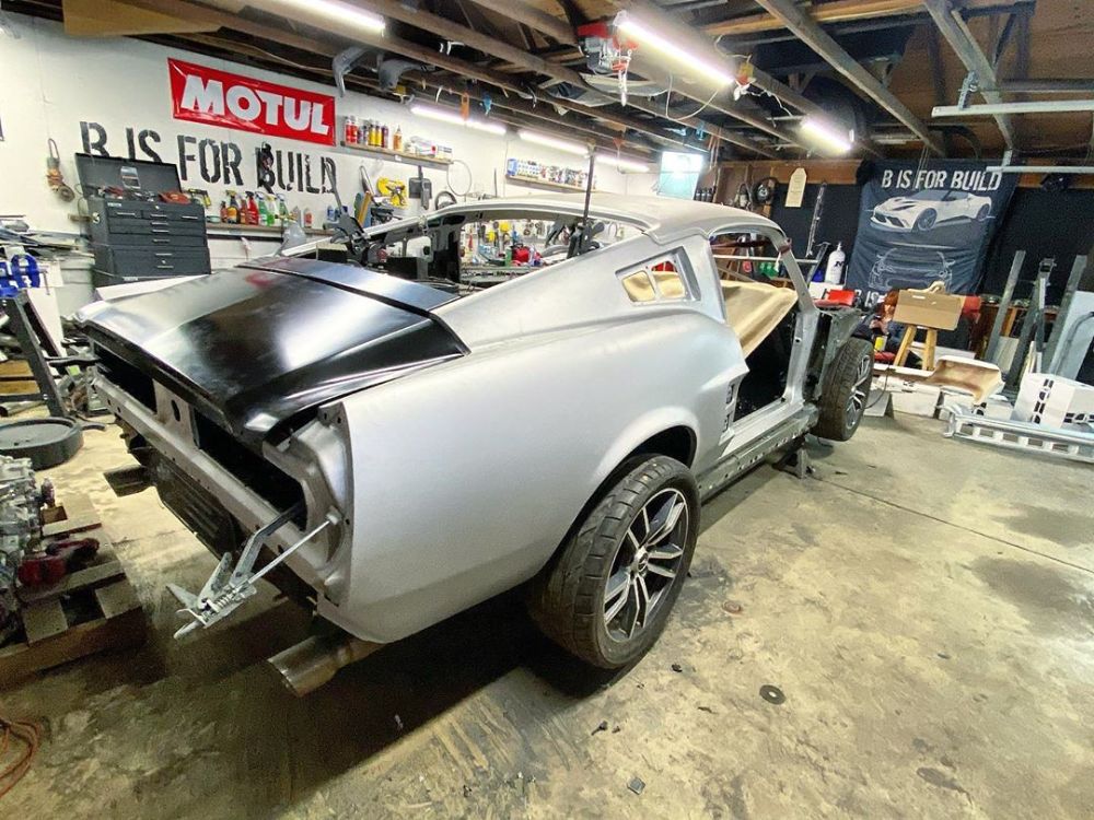Transforming a Totaled S550 Into an Eleanor Replica