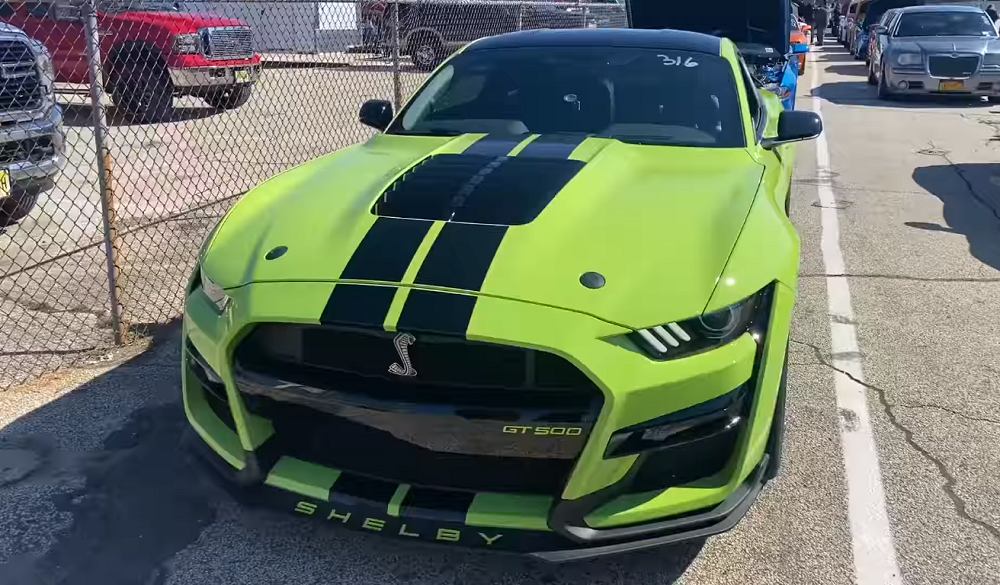 themustangsource.com 2020 Shelby GT500 Sinks Fangs into C7 Z06 and C8 at Strip