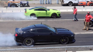 Stangmode races his hihgly modified Mustang GT against his stock 2020 Ford GT500