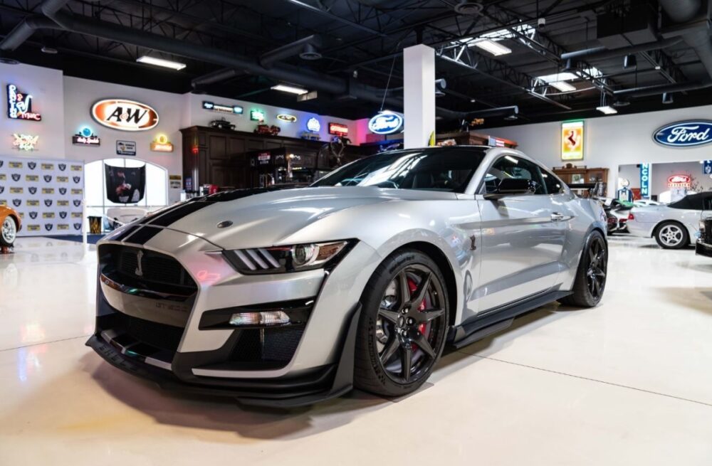 Raiders Coach Buys Himself a 2020 GT500