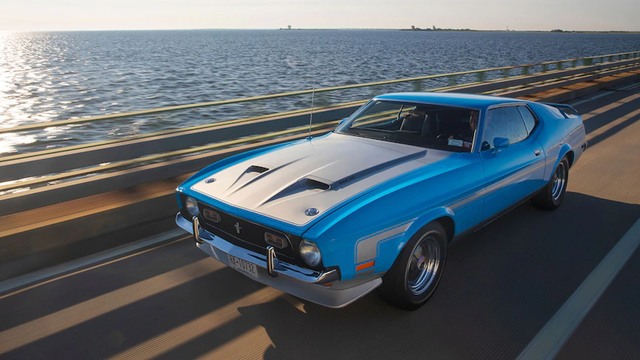 Shocking Grabber Blue 1971 Boss 351 Thrills