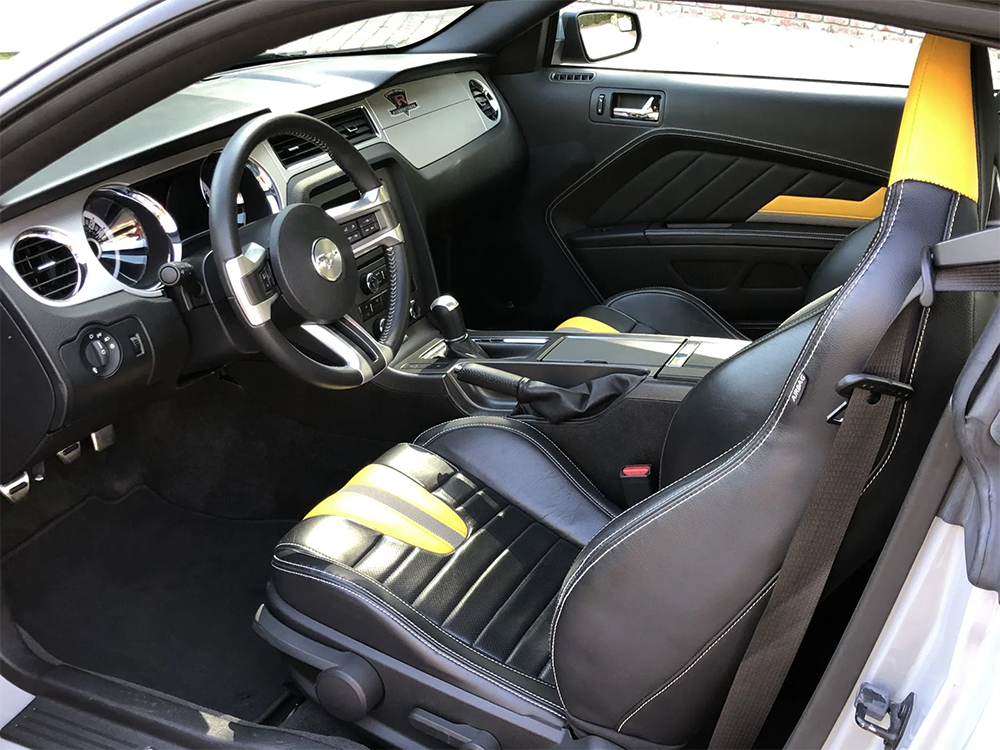 Ford Mustang V6 and Mustang GT 2005-2014: How to Paint Interior Trim |  Mustangforums