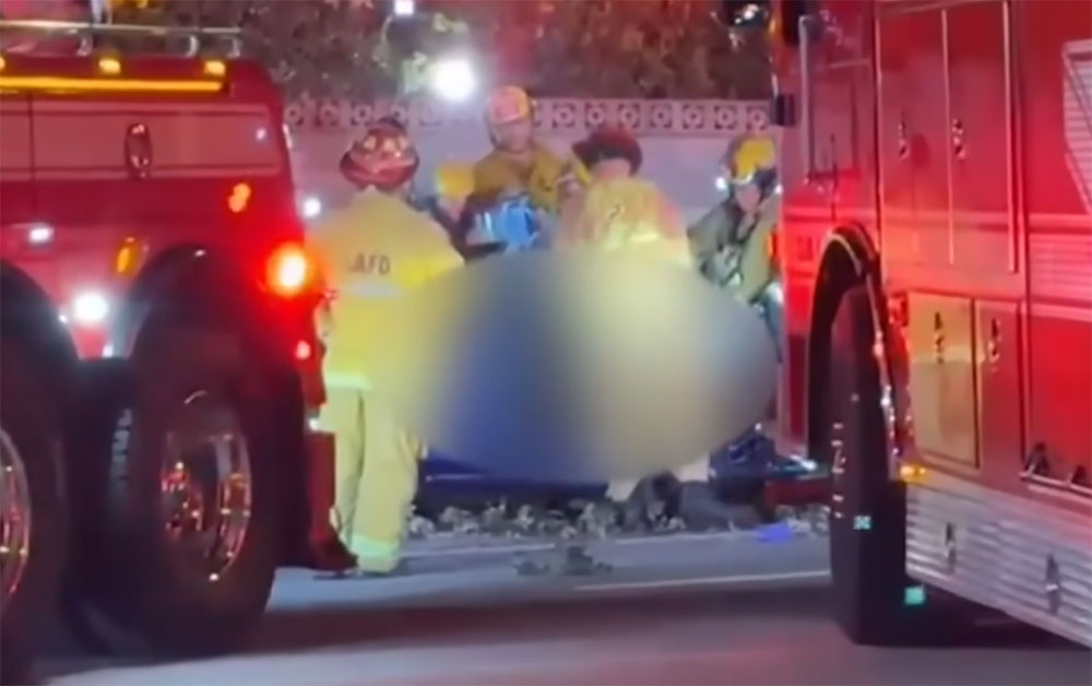 Crash site of Ford Mustang in Woodland Hills