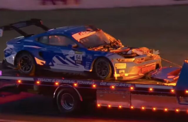 Ford Mustang GT3 Hits Kangaroo at Bathurst 12 Hour